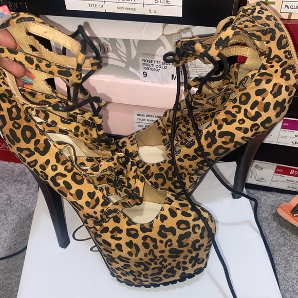 Shoes - Chunky heel lace up